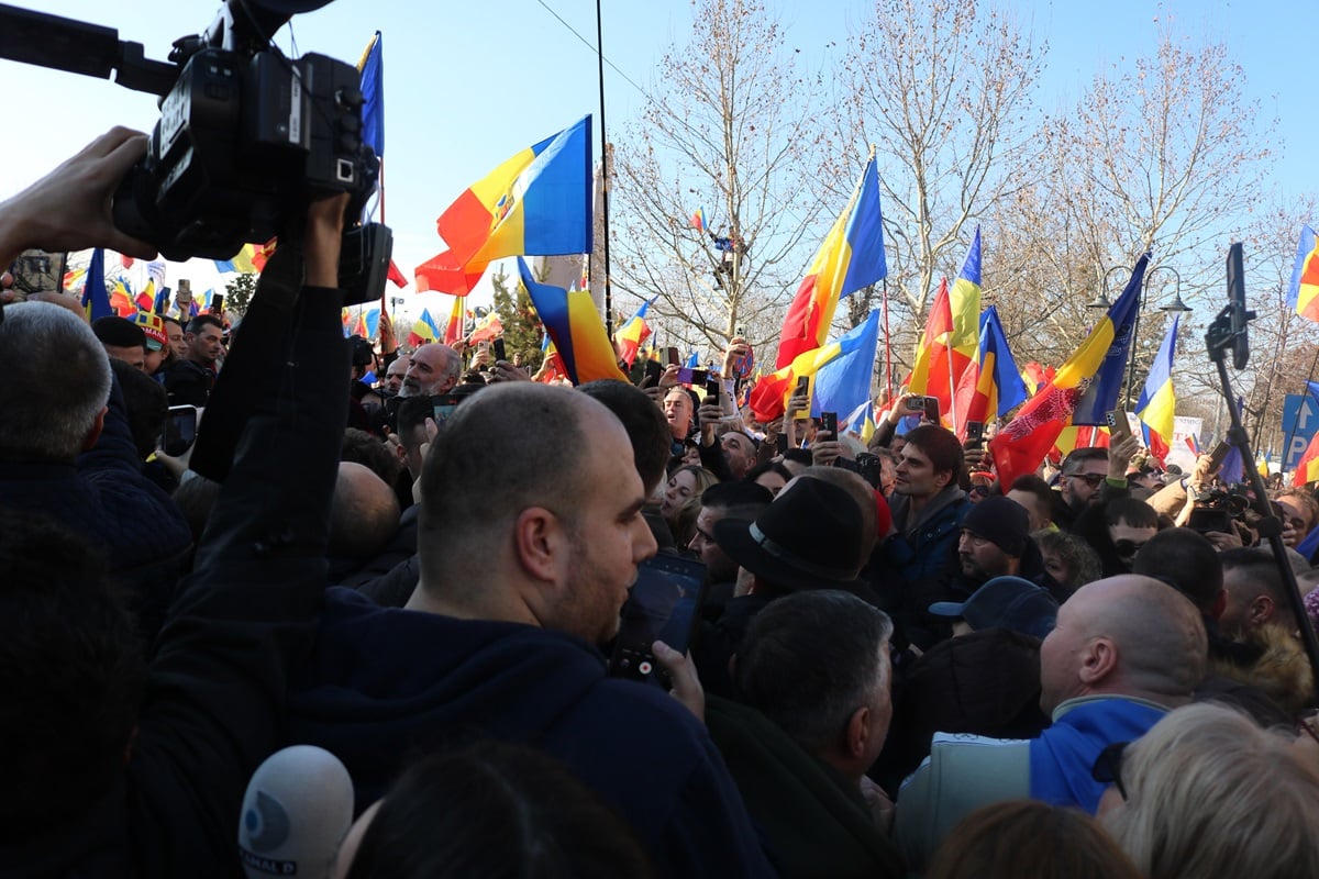 VIDEO/FOTO.„Marea Horă” din Parcul Tineretului. „Georgescu, președinte!”