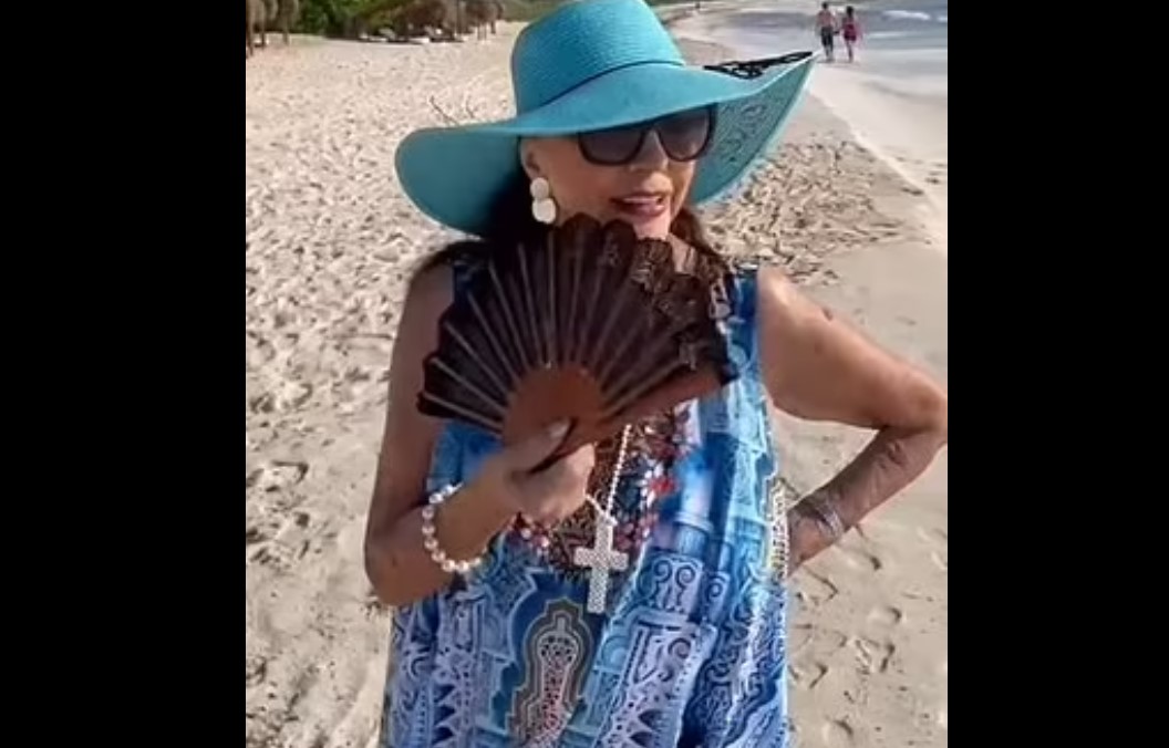Joan Collins, mereu în centrul atenției
