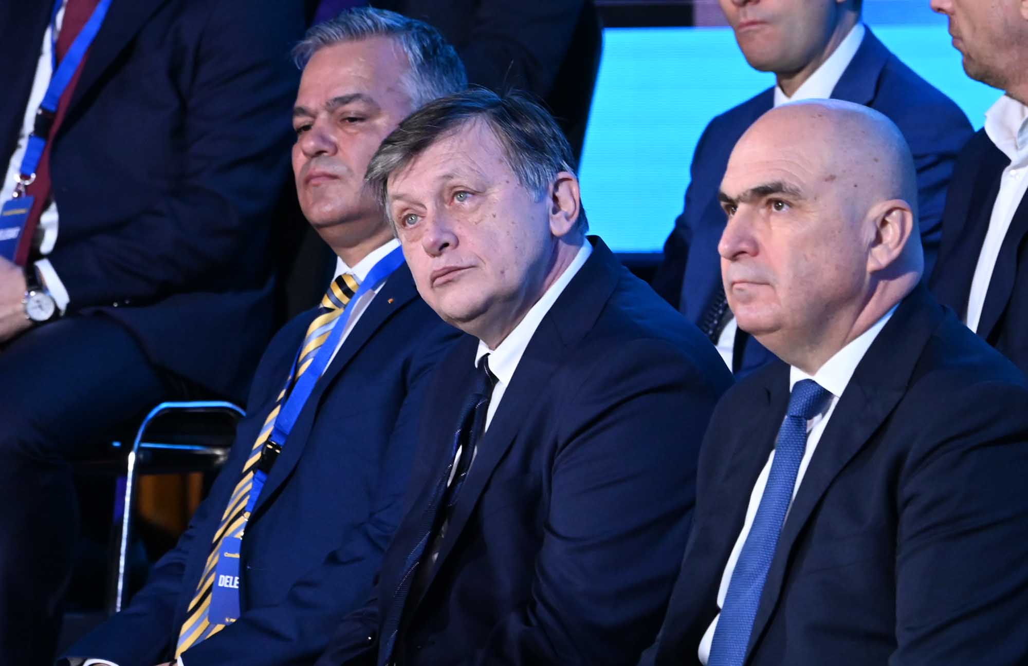 Crin Antonescu pe post de „Împăratul gol”