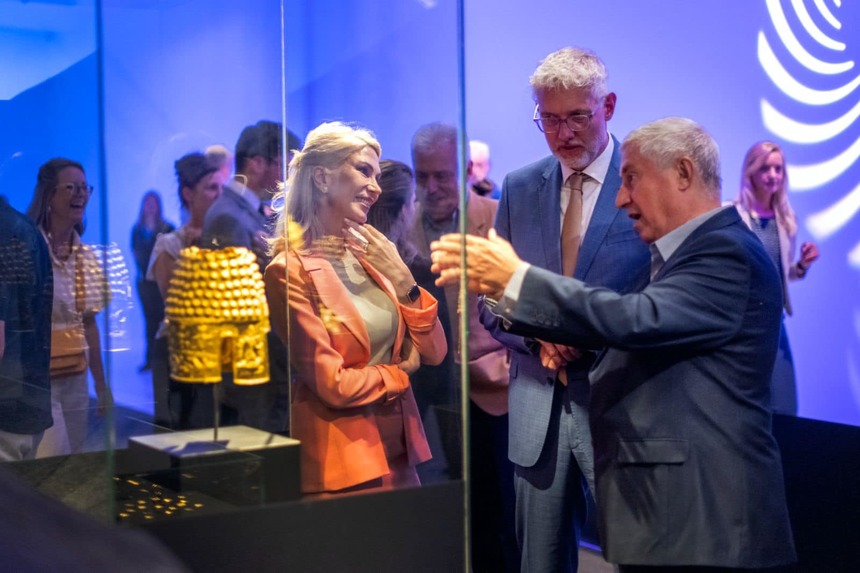 Olandezii ne scot ochii cu doi arestați