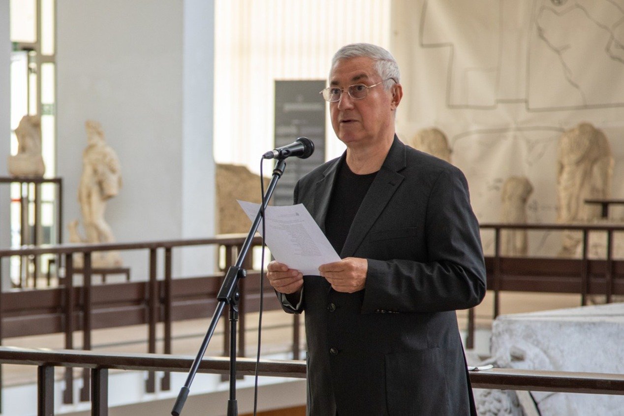 Directorul muzeului dat afară de Intotero: Se încearcă intimidarea mea