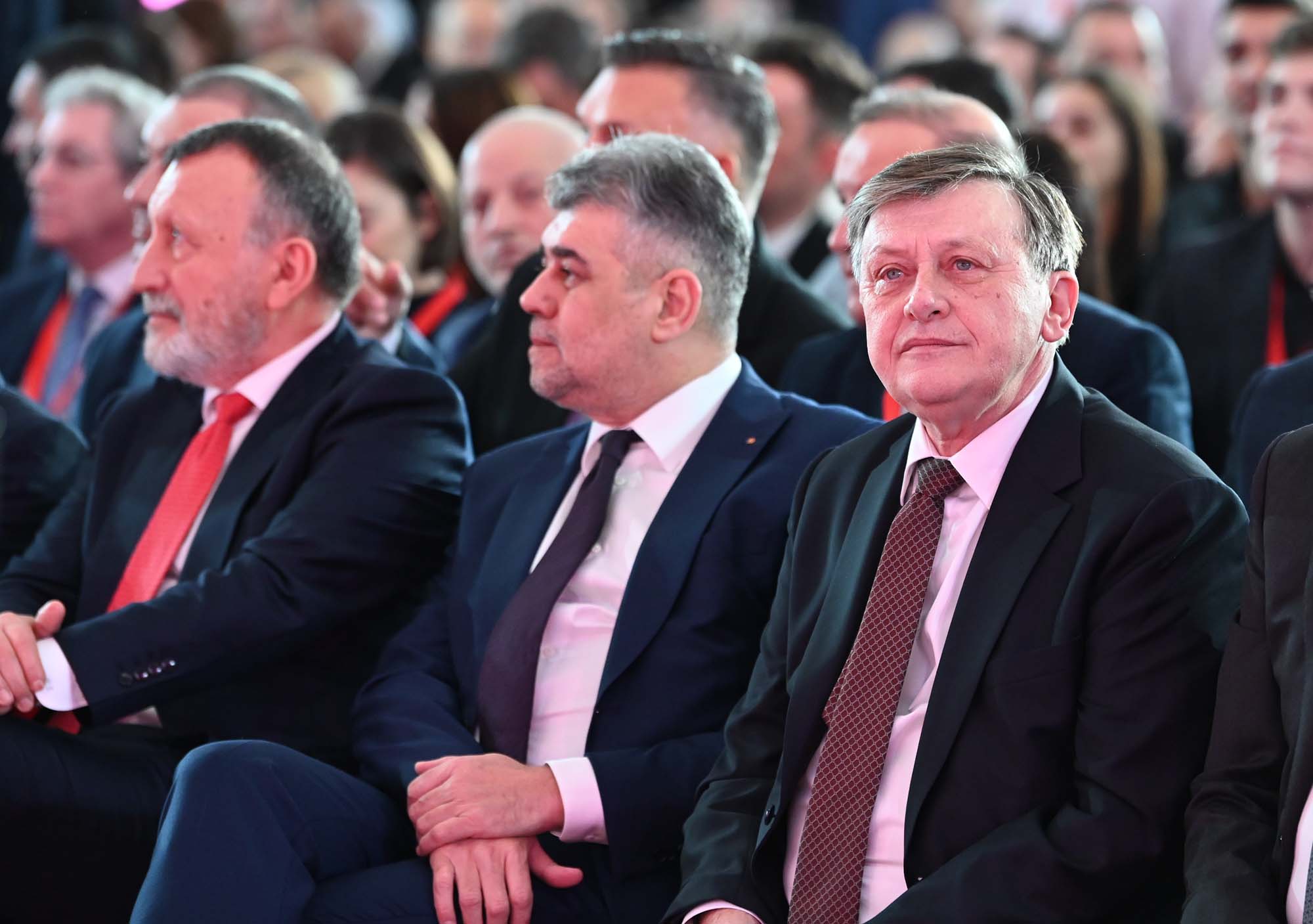 Antonescu și Ciolacu se dau apărători ai familiei tradiționale: „Suntem creştini. Punct”