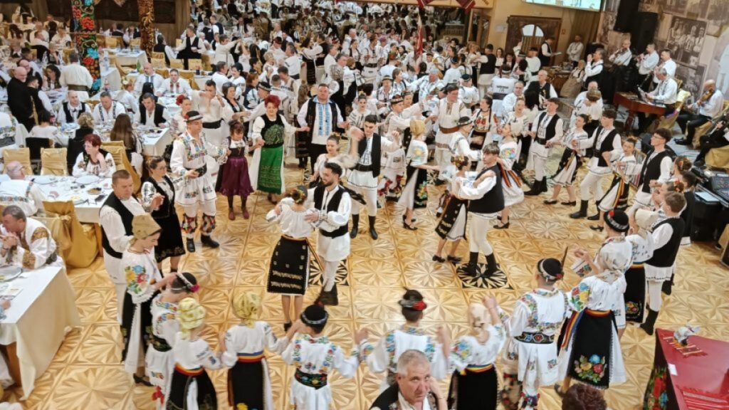 De la bal la spital. Restaurant din Reghin închis de ANPC