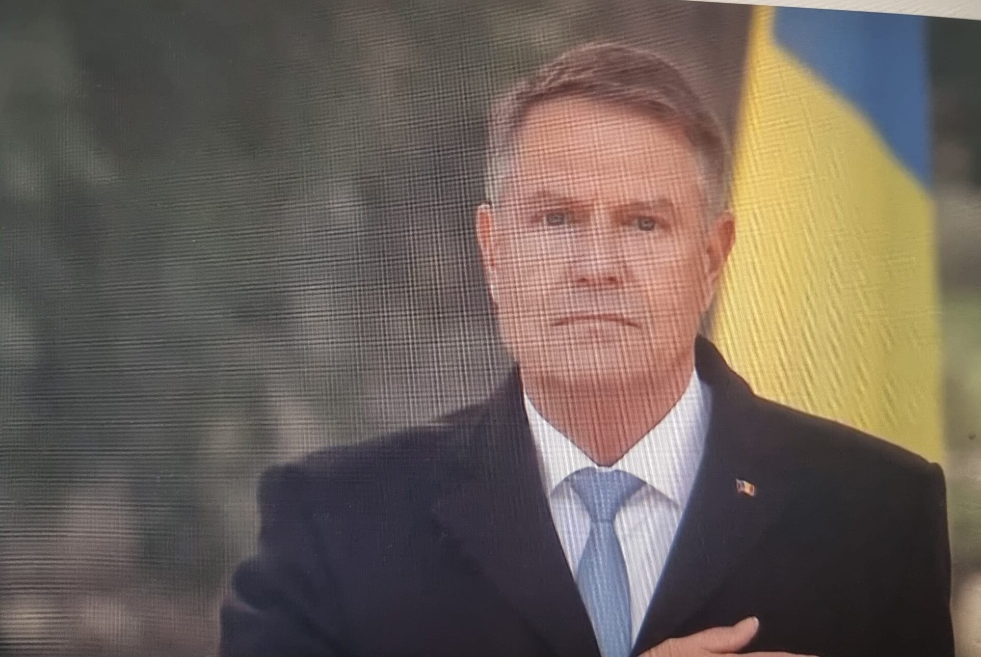 Momentul în care Iohannis a părăsit definitiv Palatul Cotroceni. VIDEO