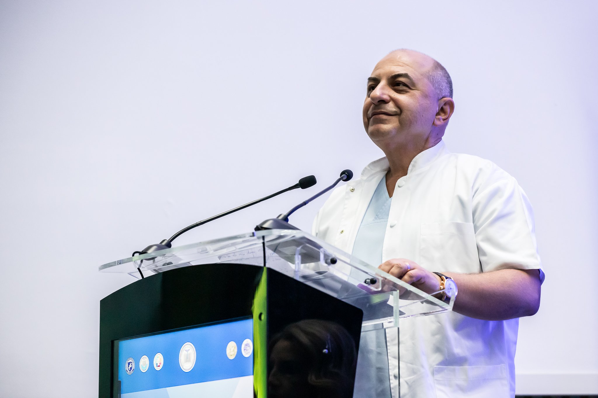 Cârstoiu îi dă peste nas lui Piedone: „Metehne vechi”