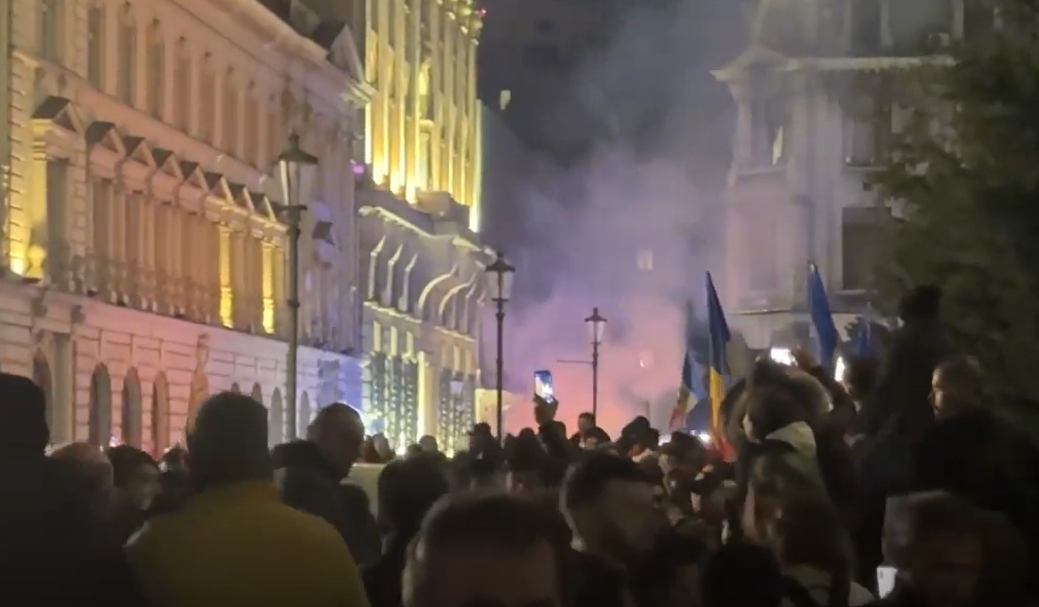 Proteste: Crește numărul persoanelor reținute