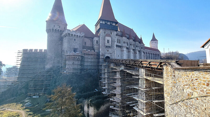 Castelul Corvineștilor, închis pentru vizitatori timp de șapte zile