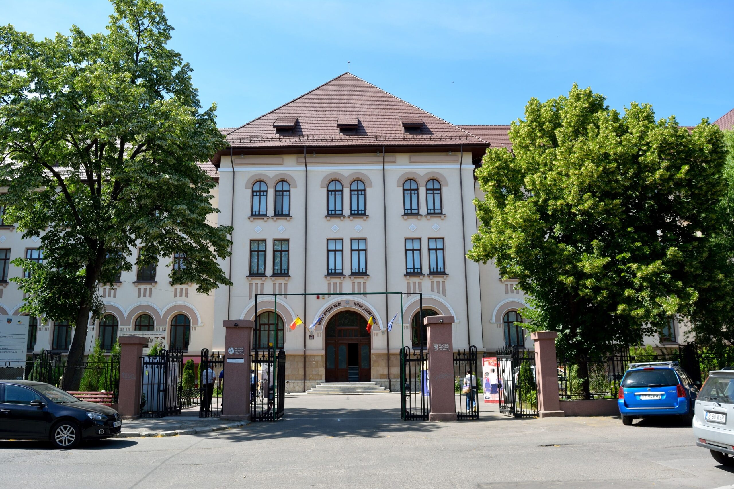 Bani din bunuri arheologice