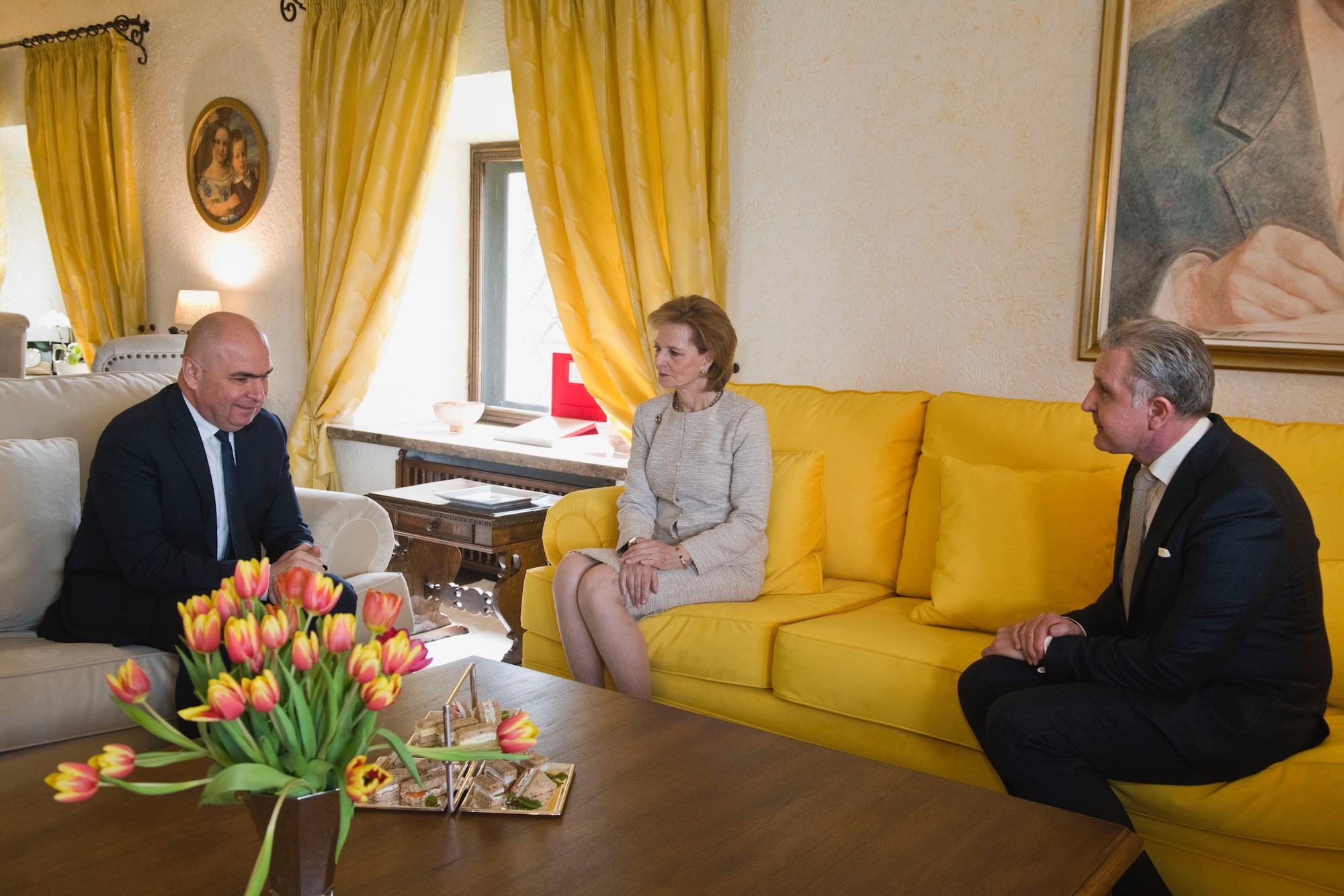 Ilie Bolojan, în vizită la familia regală