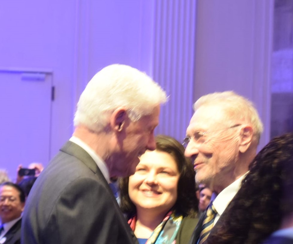 Emil Constantinescu: Laudatio pentru Bill Clinton, premiat la Berlin în „Gala Democrației”