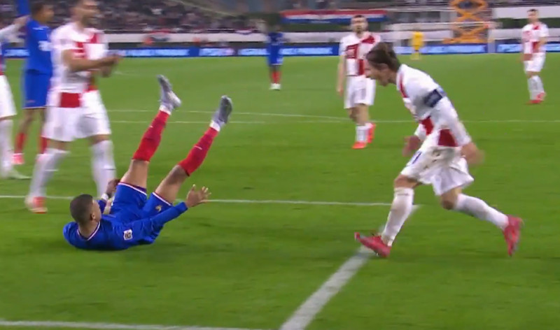 Modric a sărit la Mbappe 