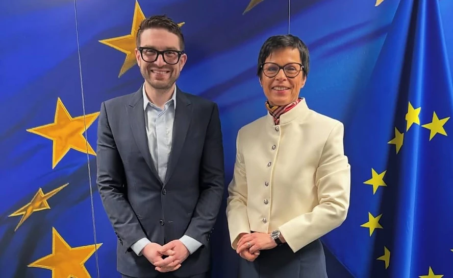 Soros Jr. se oferă să sprijine societatea civilă și presa din R. Moldova