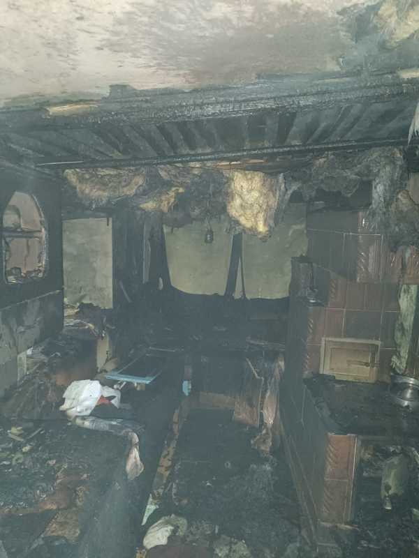 Carbonizată într-un incendiu în locuință