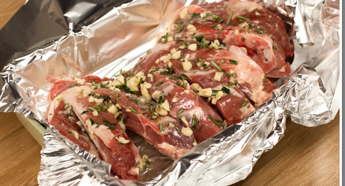 Cum să pregătești carnea de miel ca să nu aibă miros