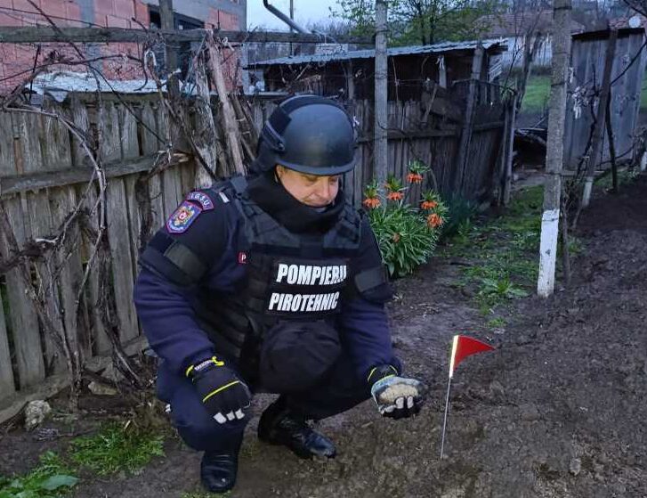 Intervenție de urgență. Echipa pirotehnică, în gospodărie
