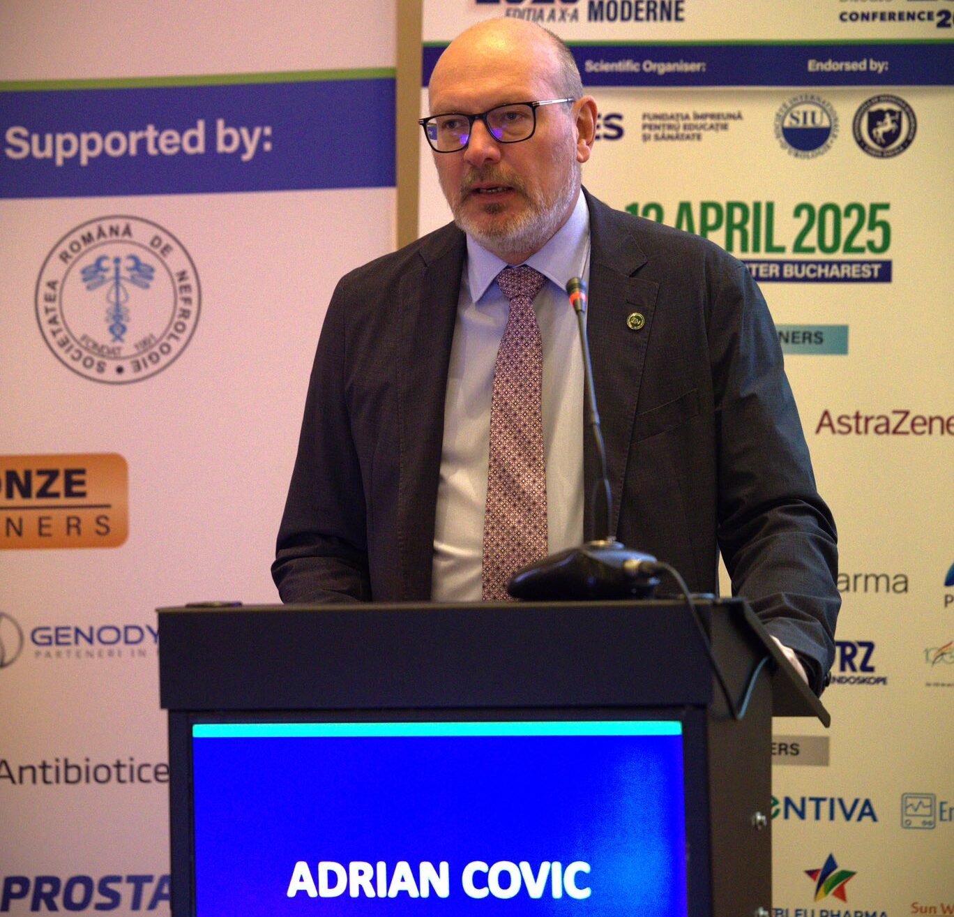 Retransplant: A primit câte un rinichi de la ambii părinți