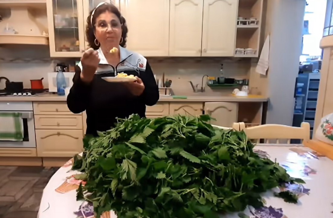 Rețete și urzici de la Irina Loghin