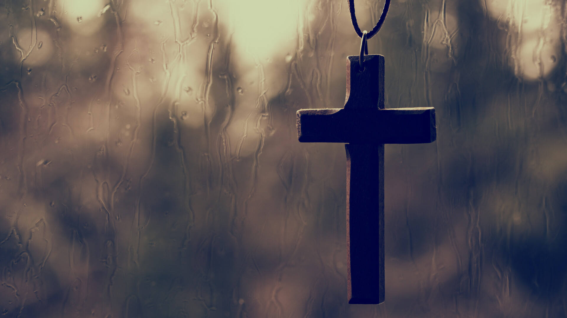 Vreme caldă, cer noros