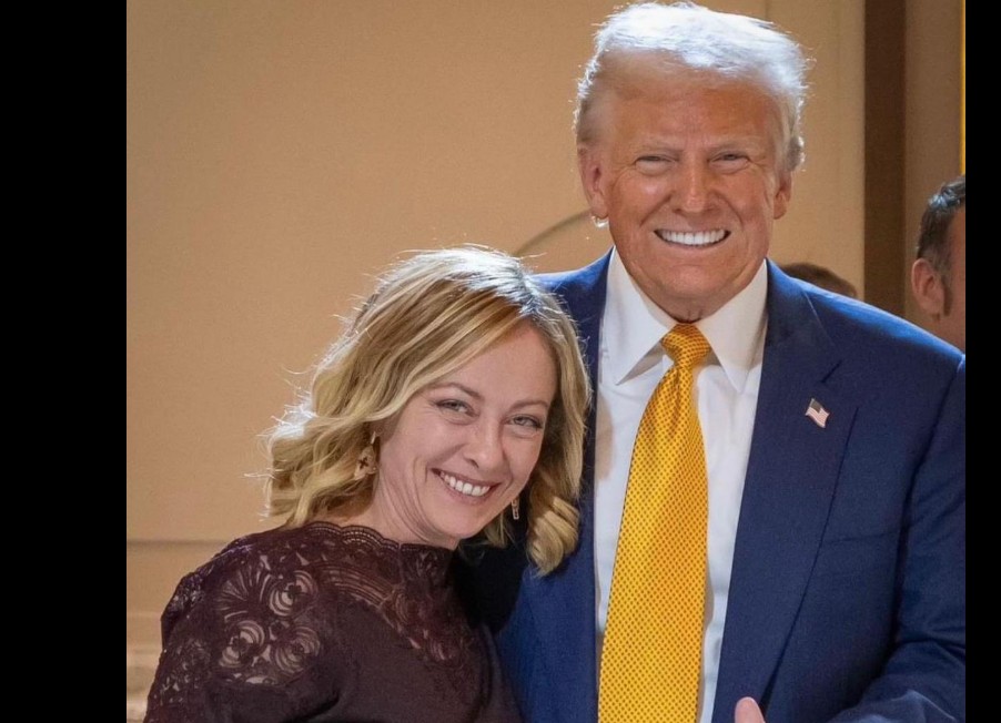 Rareș Bogdan critică atitudinea tip „cocoș” a lui Macron