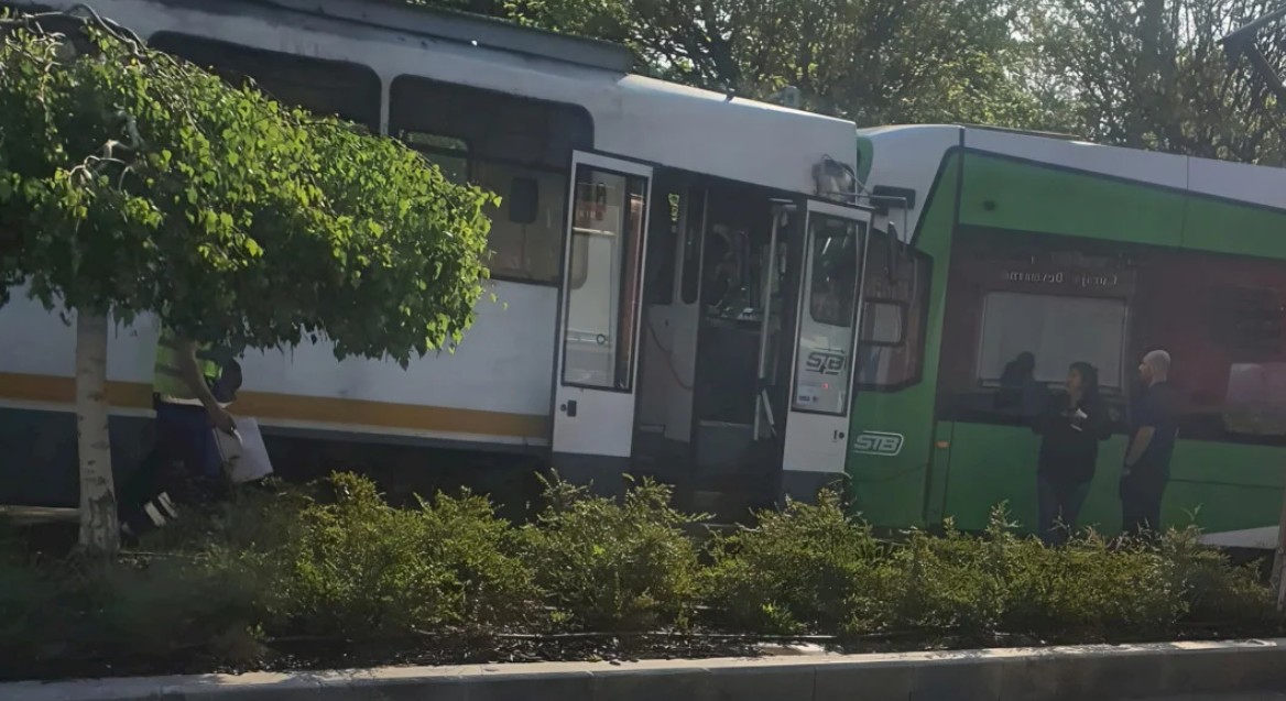 Două tramvaie s-au ciocnit (update)
