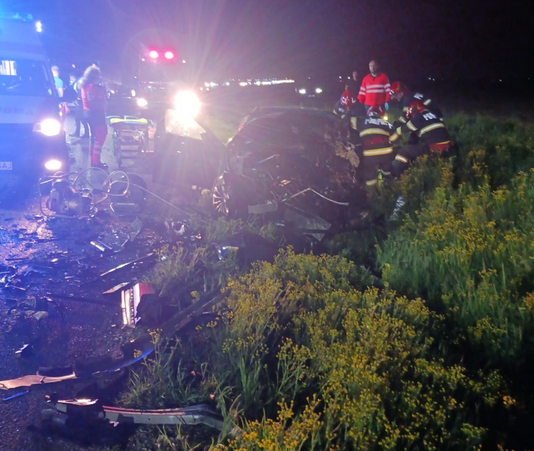 Dezastru după ce un ofițer a adormit la volan