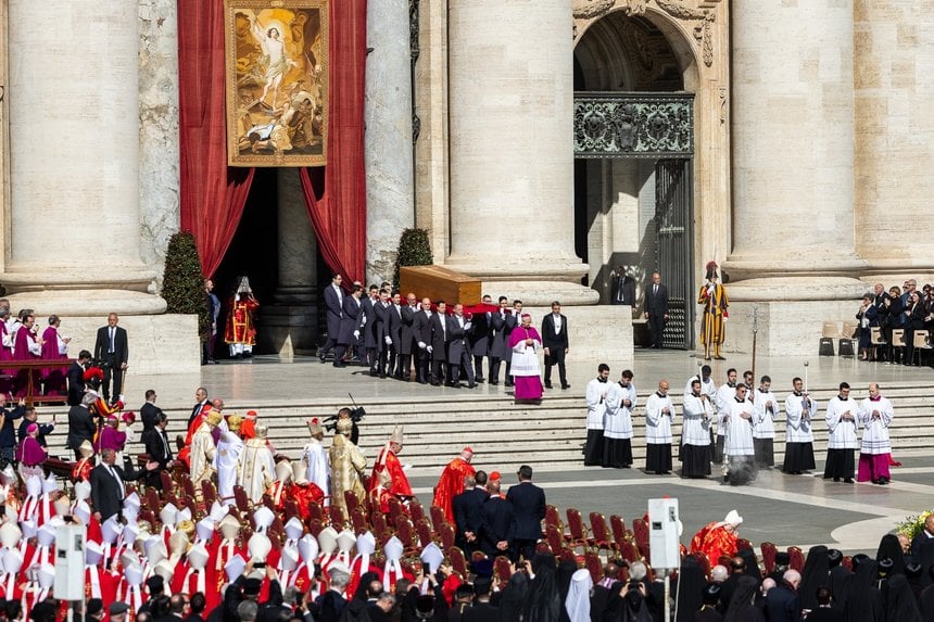 Funeraliile Papei Francisc, cu peste 400.000 de persoane (video)