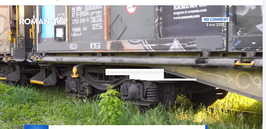 Paznic electrocutat și aruncat sub tren (video)