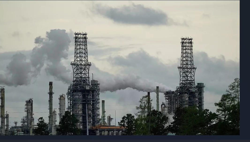 Scade producția de țiței a României