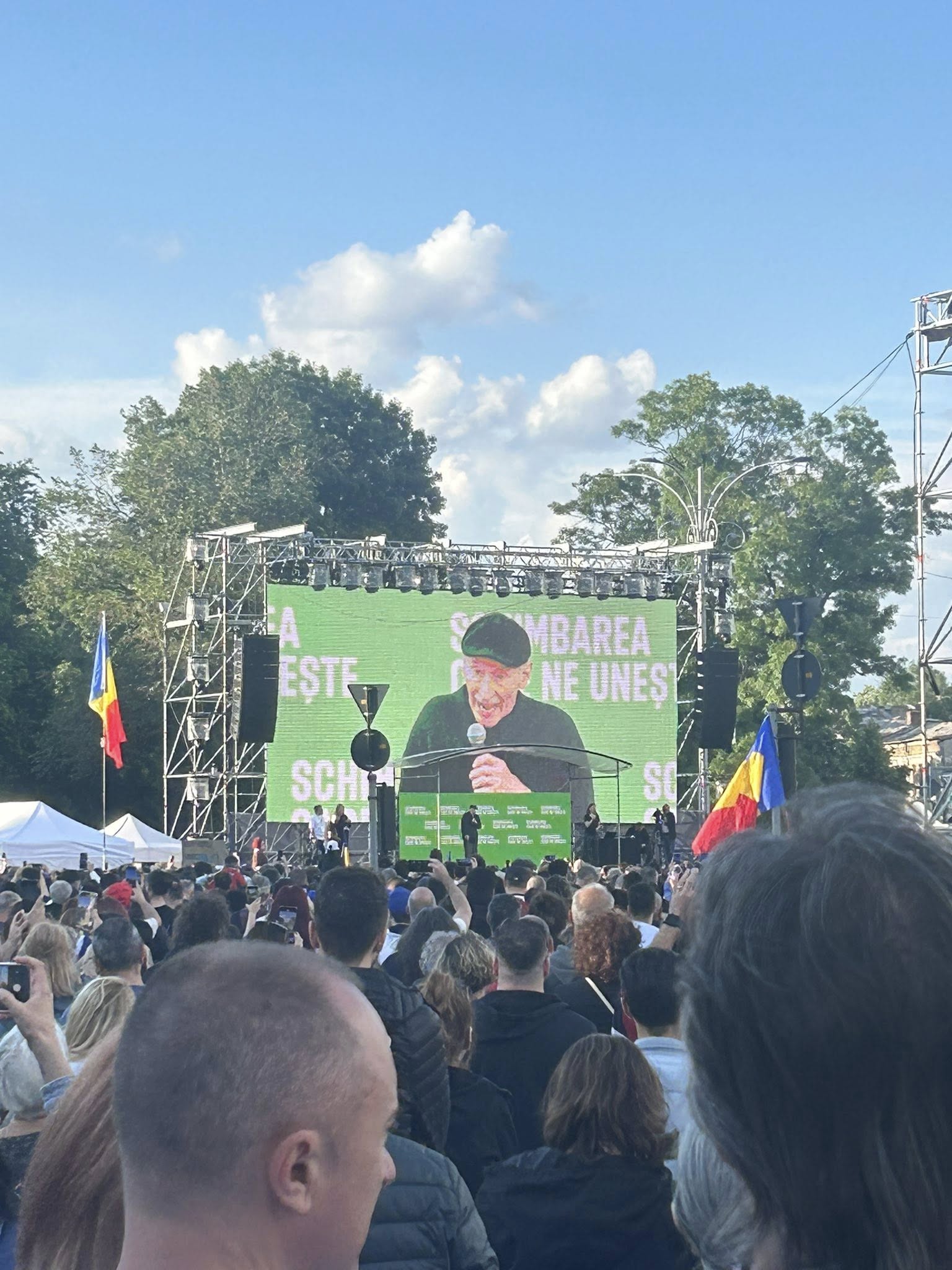 Victor Rebengiuc a urcat pe scenă pentru Nicușor Dan