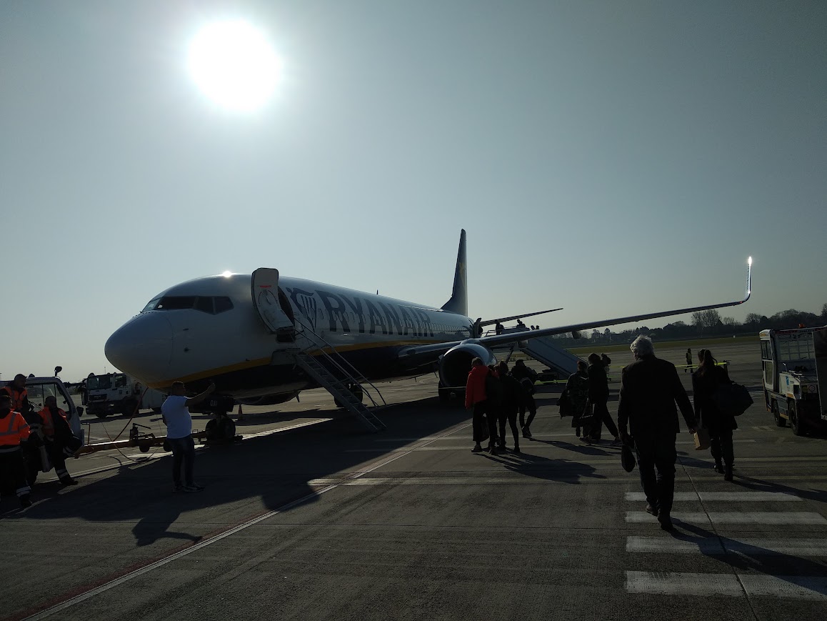 Amenințare cu bombă la un avion Ryanair