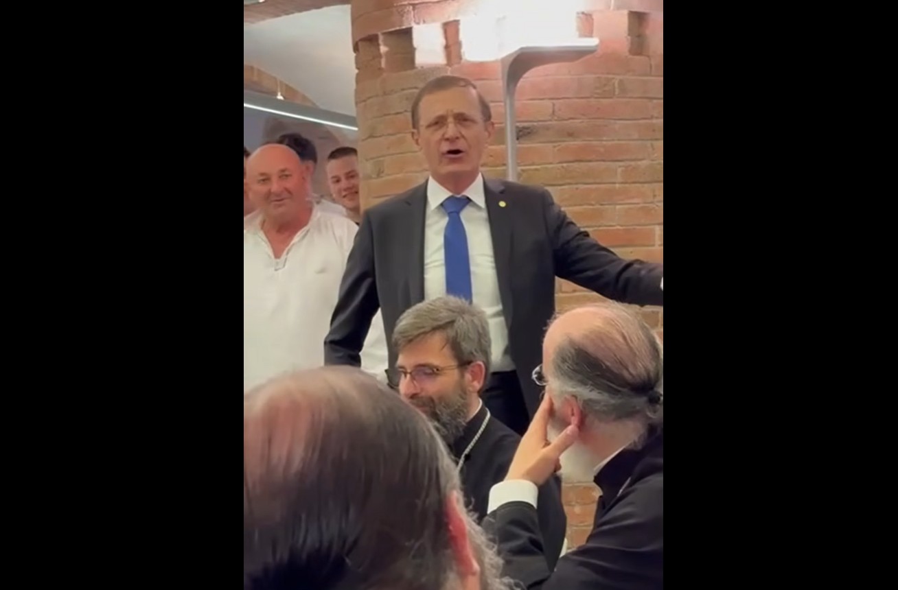 Președintele Academiei, spectacol în Marea Britanie (video)