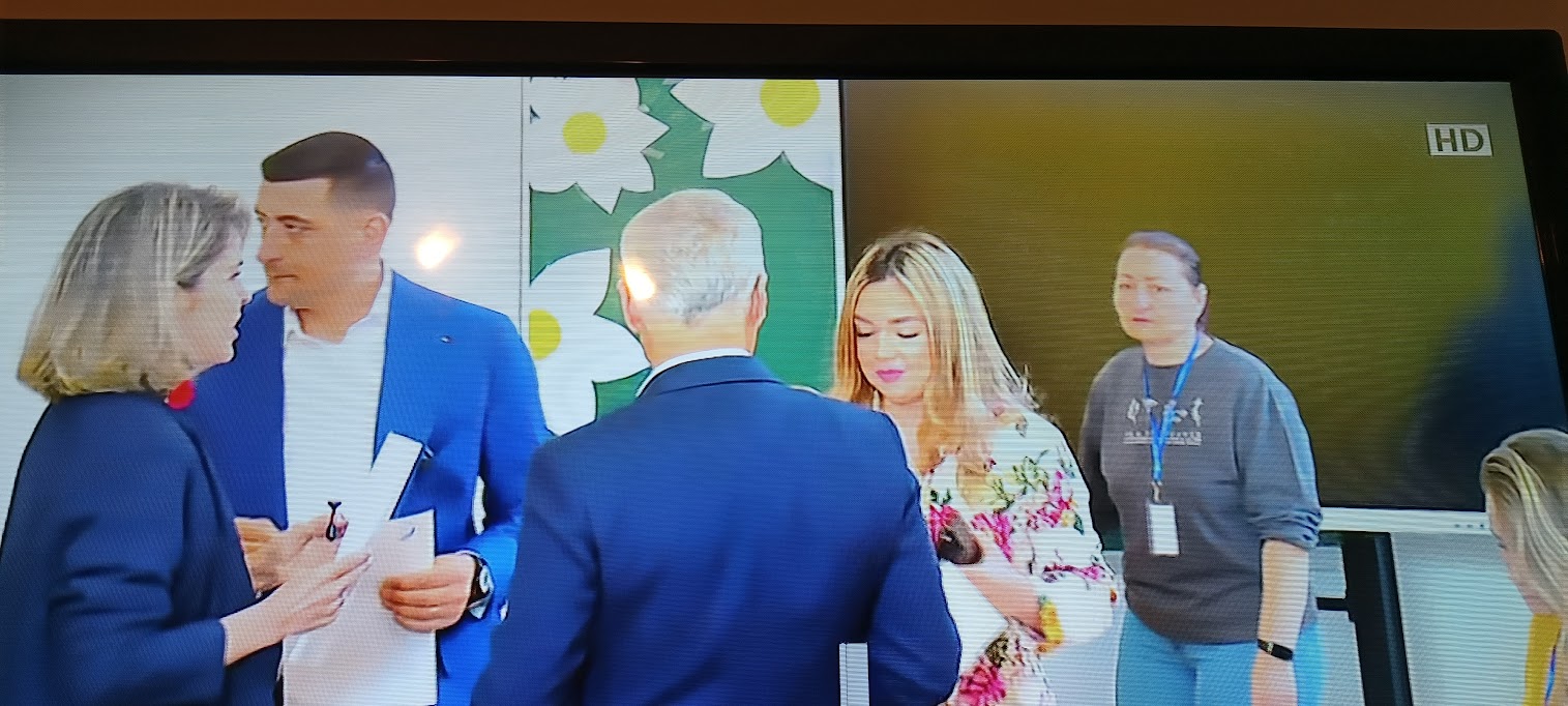 Simion și Georgescu, interzis la declarații în secție (video)