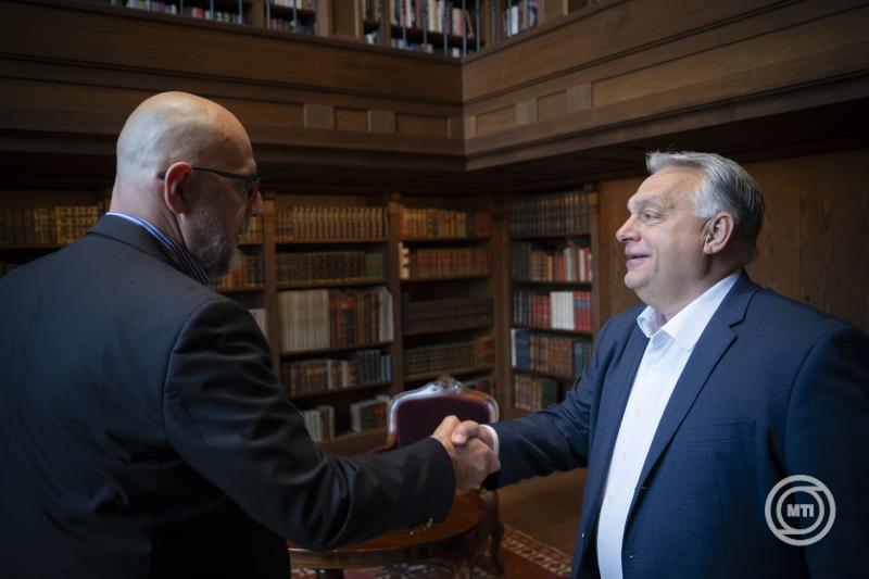Viktor Orban i-a felicitat pe maghiarii din România