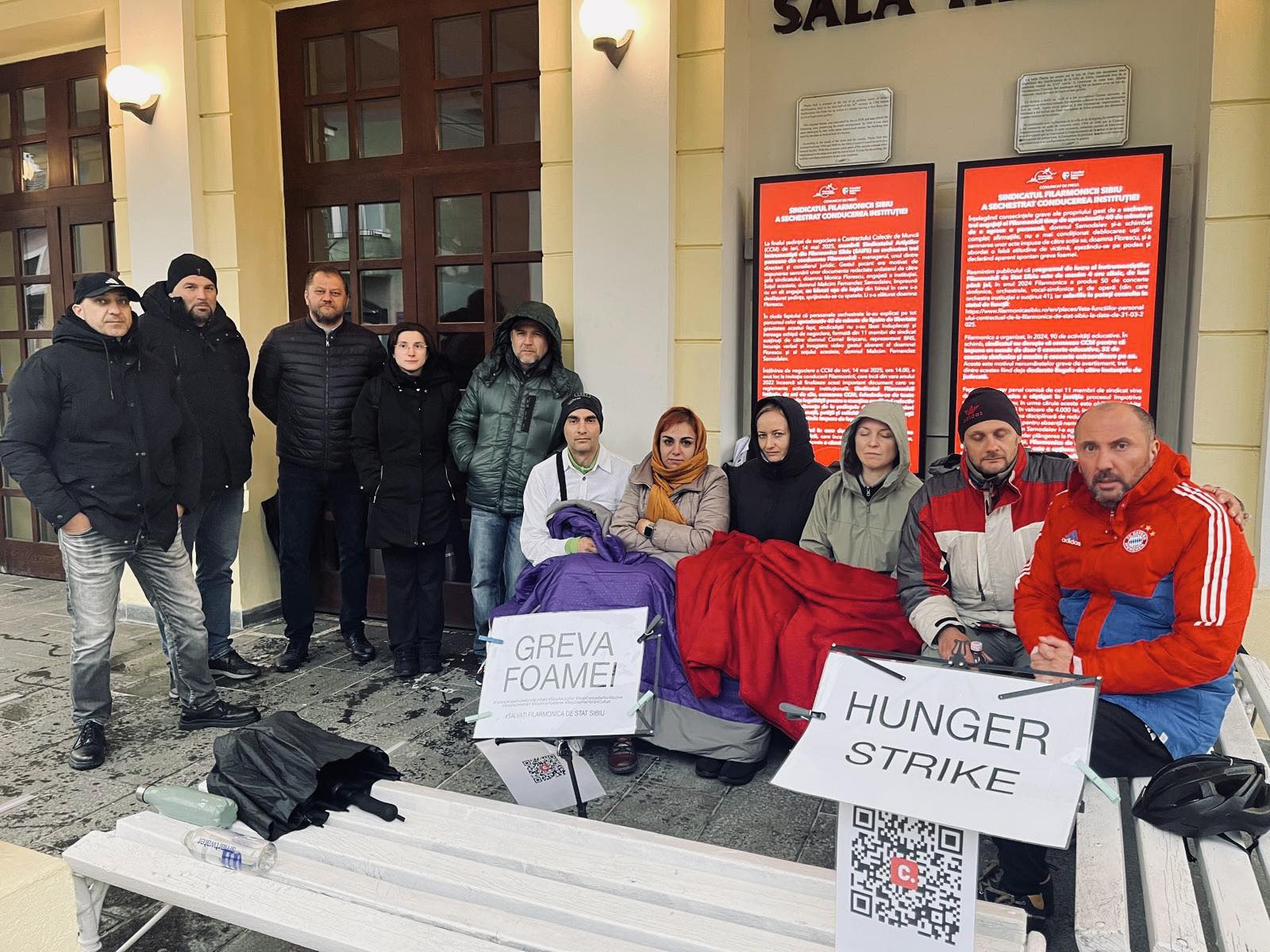 Protest extrem la Filarmonică. Muzicieni în greva foamei