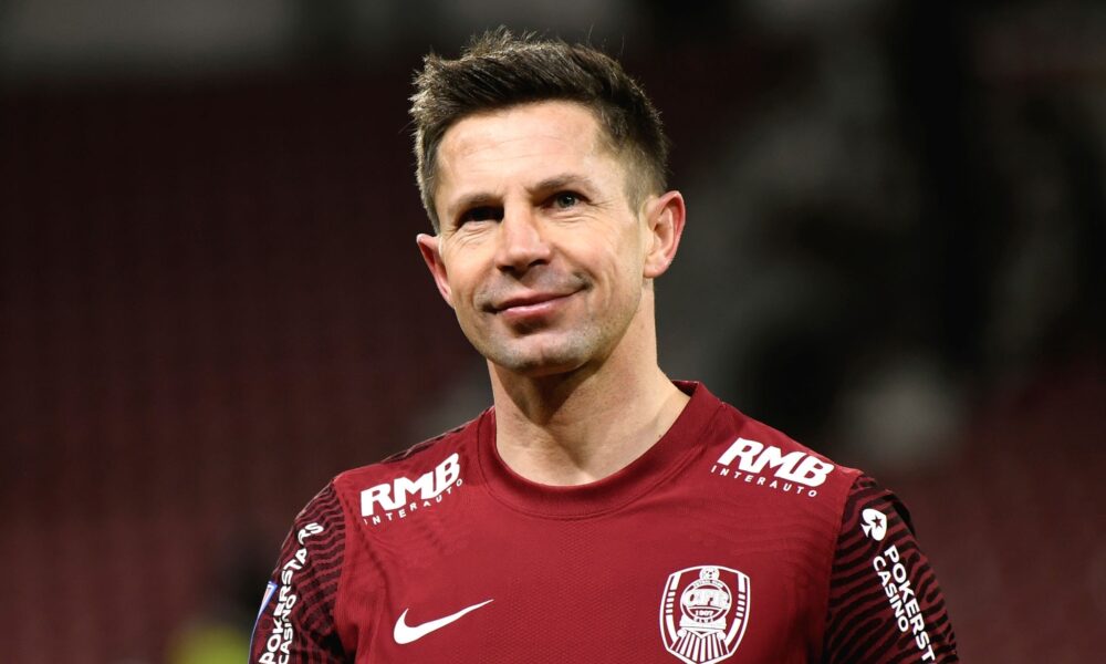 CFR Cluj: Mister statue