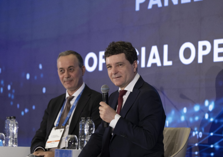 inPolitics.ro: Semnal promițător – Nicușor și finul lui Coldea