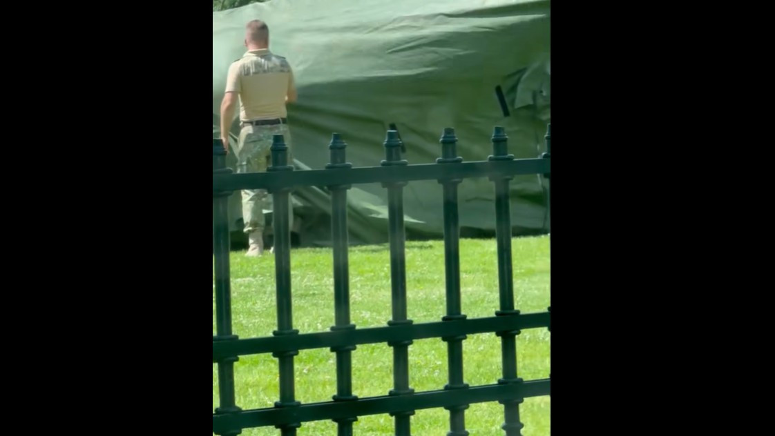 Corturi militare în Parcul Crângași