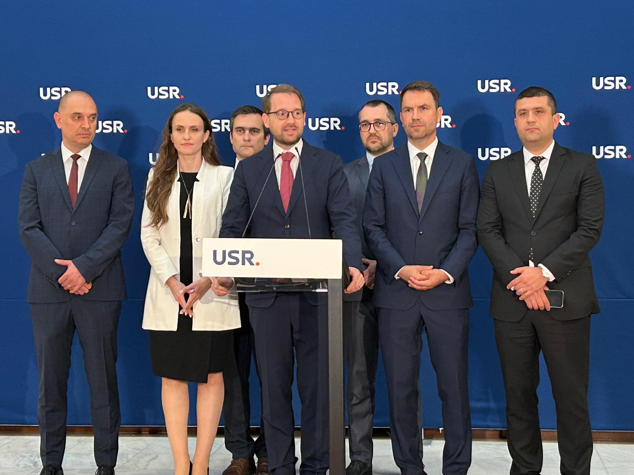 USR vrea tăierea sporului de antenă primit de bugetari