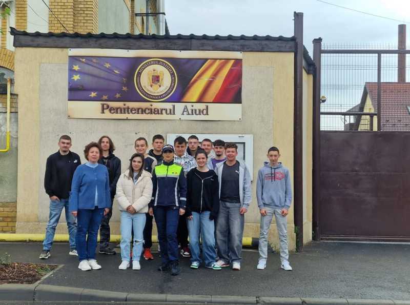 Inedit. Liceeni, în vizită la Penitenciarul Aiud