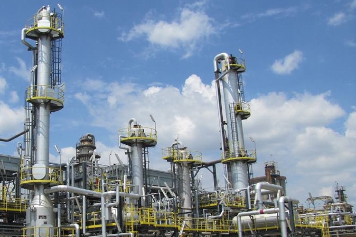 Criză energetică: Rafinăria Petrobrazi salvată cu stocuri de urgență