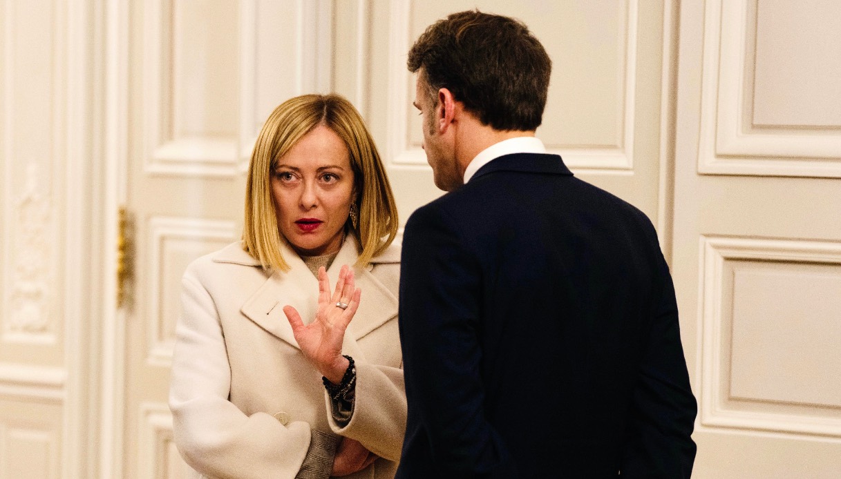 Macron, dineu de împăcare cu Giorgia Meloni