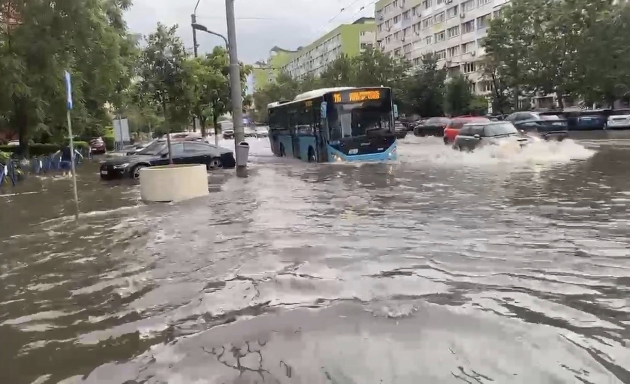 Străzi sub ape, în București