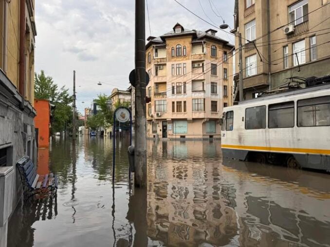 Viorel Ioniță, în dialog cu ChatGPT despre inundațiile în București