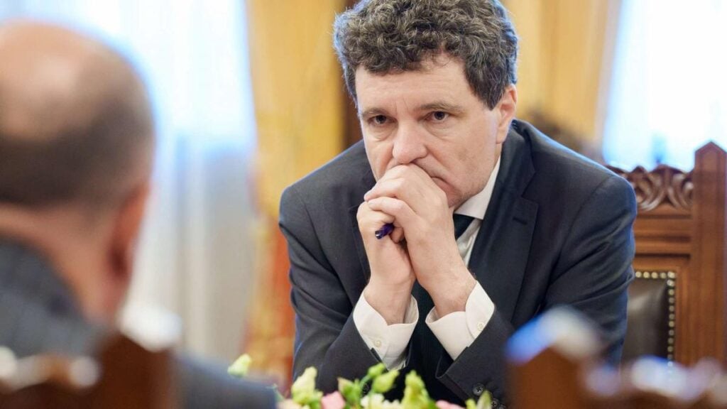 Ne-au luat de proști ca să piardă vremea