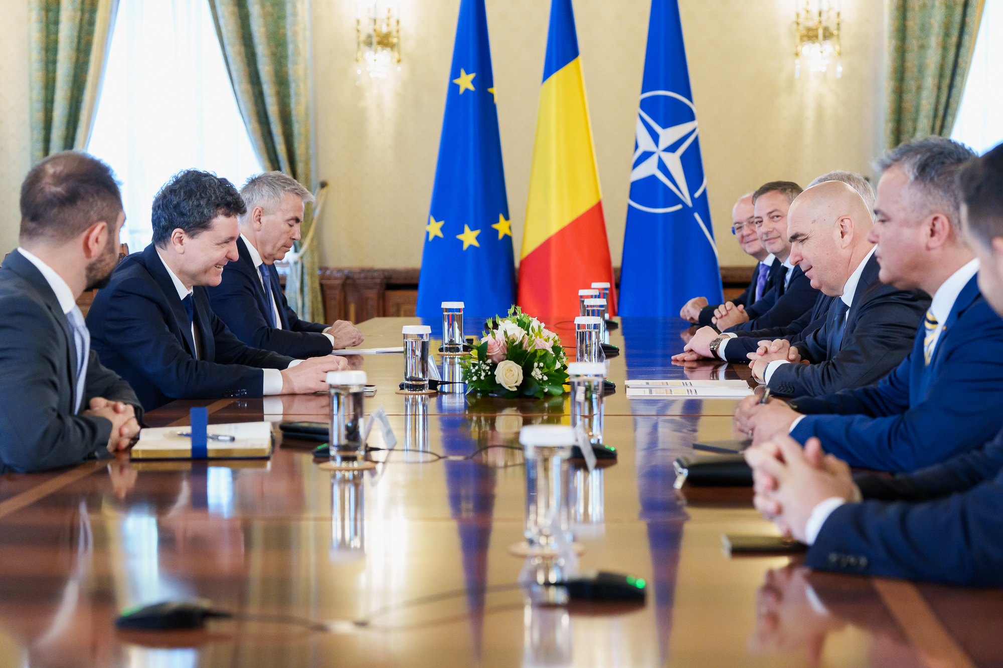 După USR, și PNL îl critică pe președinte pentru numiri: „O decizie de o gravitate extremă”