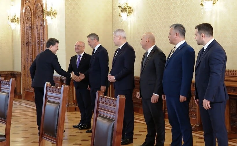 Noaptea minţii. Nicușor Dan, consultări după consultări