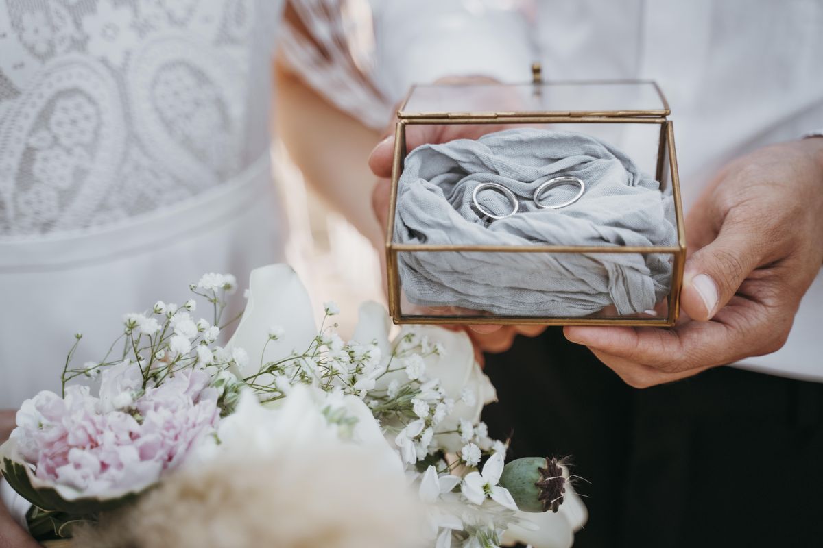 Verighete sub 5000 lei – alegeri rafinate pentru un buget echilibrat