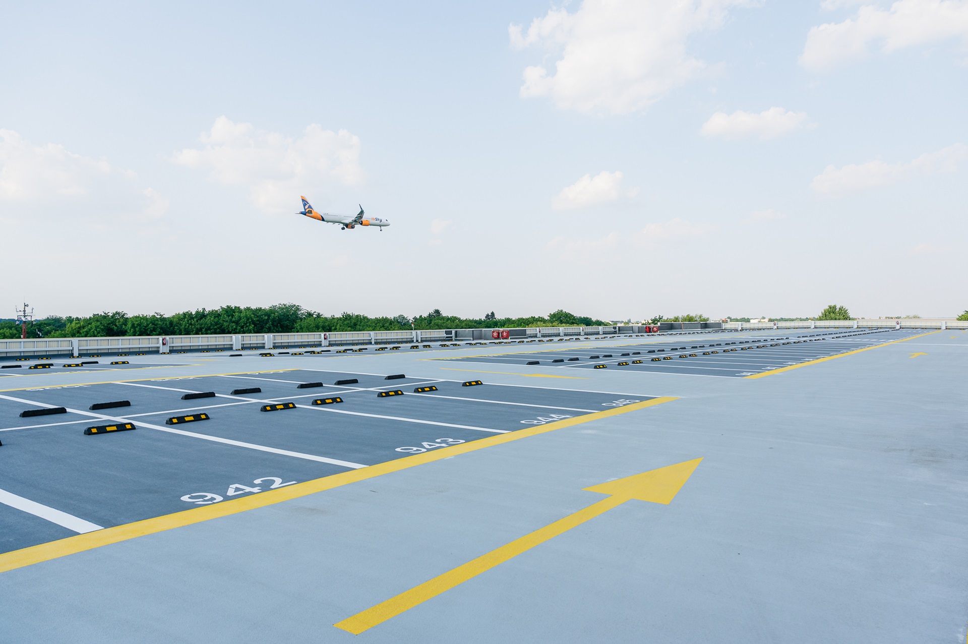 Ce înseamnă transfer „gratuit” către aeroport și cum afli dacă e într-adevăr rapid?