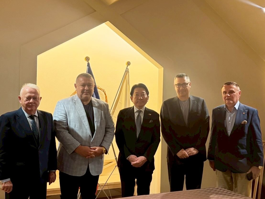 Cum a ajuns Viorel Hrebenciuc să reprezinte România la Osaka