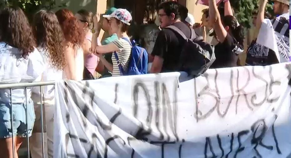 Bursele școlare: între populism ieftin și ipocrizie scumpă